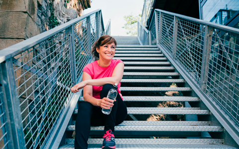 Mulher se exercitando